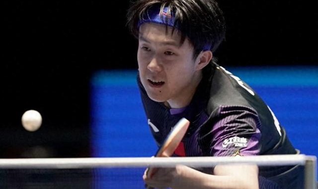 乒乓球亚洲杯：王楚钦连赢3场出线！张本智和输黄镇廷仍晋级16强|艾多斯|瓦哈卜|冯翊新|选手|小组赛_新浪体育_新浪新闻